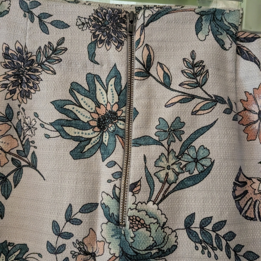 LOFT Above the Knee Length Floral Skirt Size 16 - Picture 2 of 7